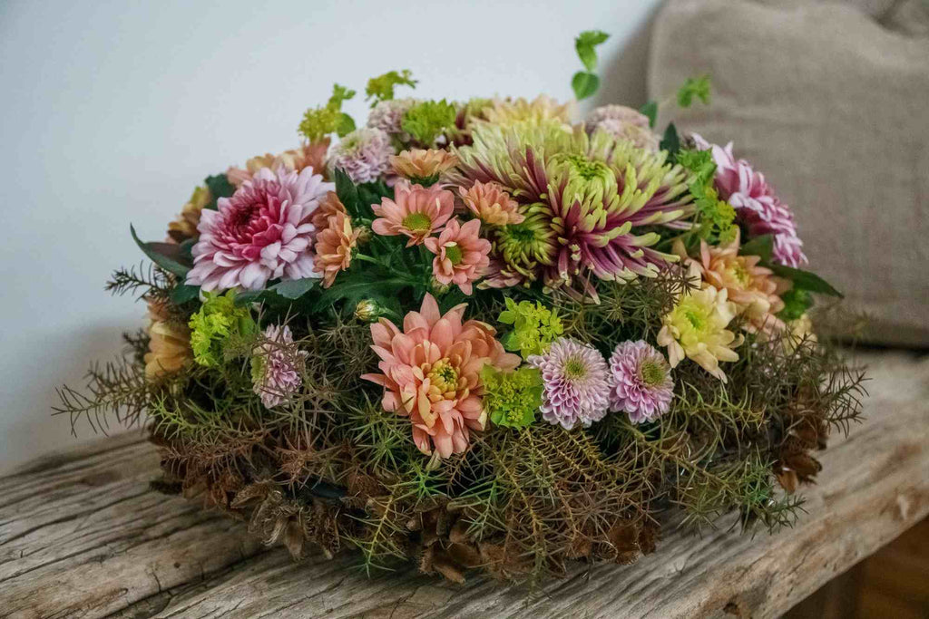 Blumengesteck, Kreation von fleurs-devie.ch - arrangement floral, création de fleurs-devie.ch