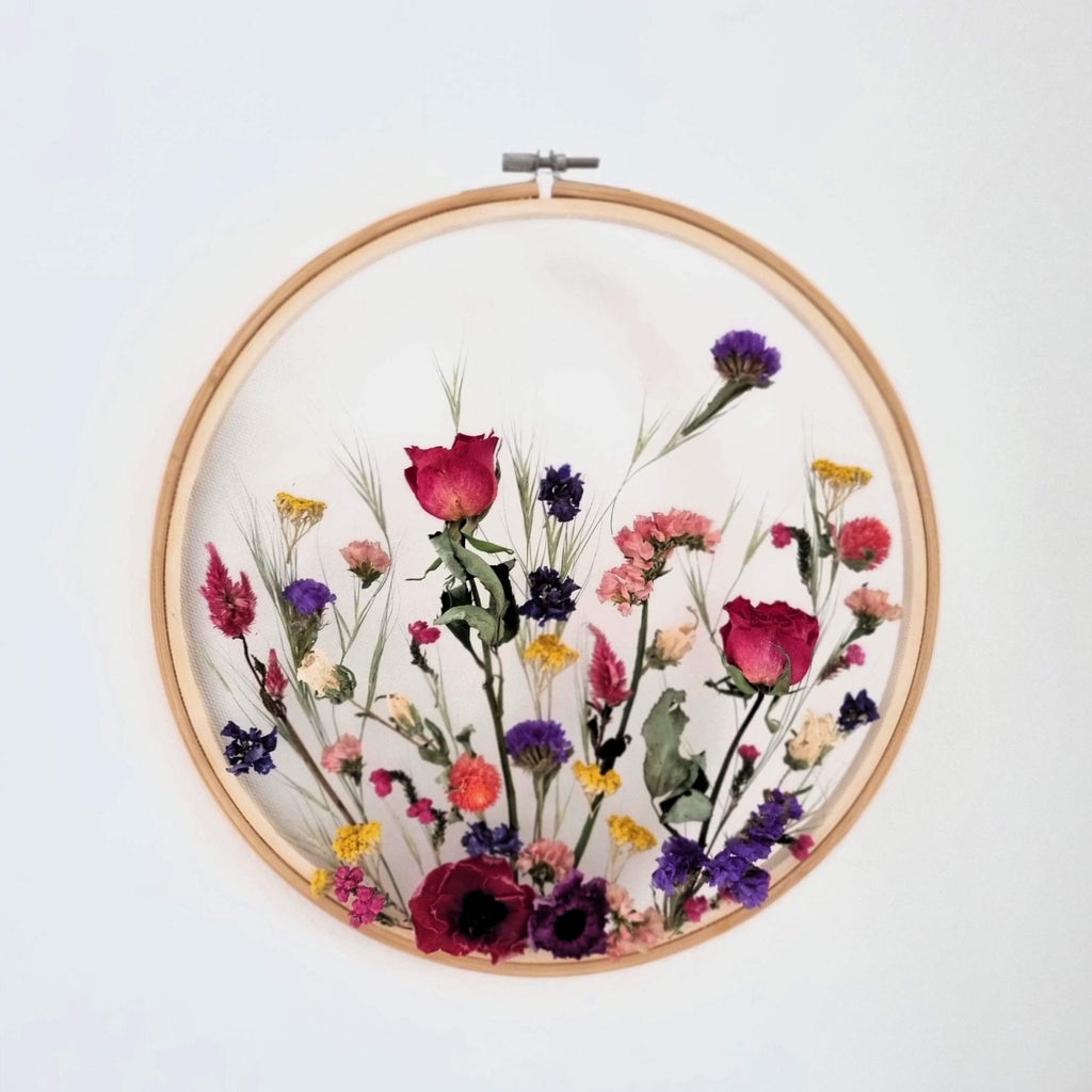 Stickrahmen Trockenblumen - Blumenwiese Motiv - Kreation von fleurs de vie